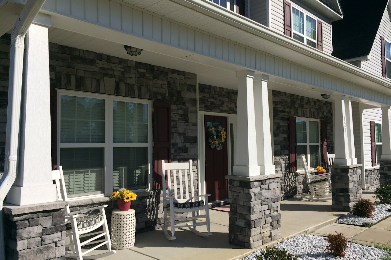 Trending Interior Design Colors and How to Pair Them with Stone Veneer